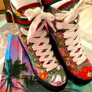 Authentic Gucci flora print ankle boot.